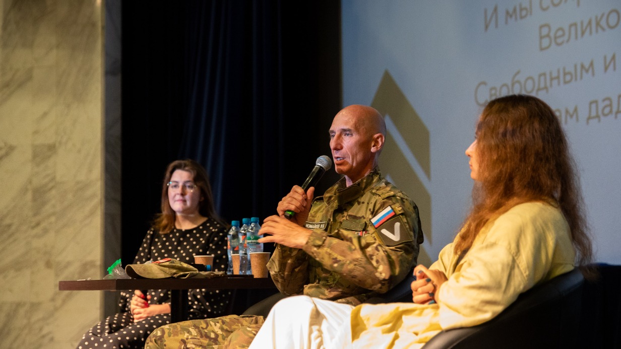 Юные москвичи встретились с героем в Музее Победы