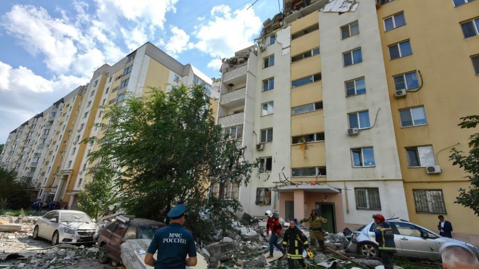Взрыв произошел в подъезде жилого дома в Саратове