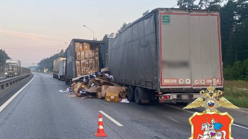 ДТП с участием четырех грузовиков произошло на трассе М-7 «Волга» в Подмосковье