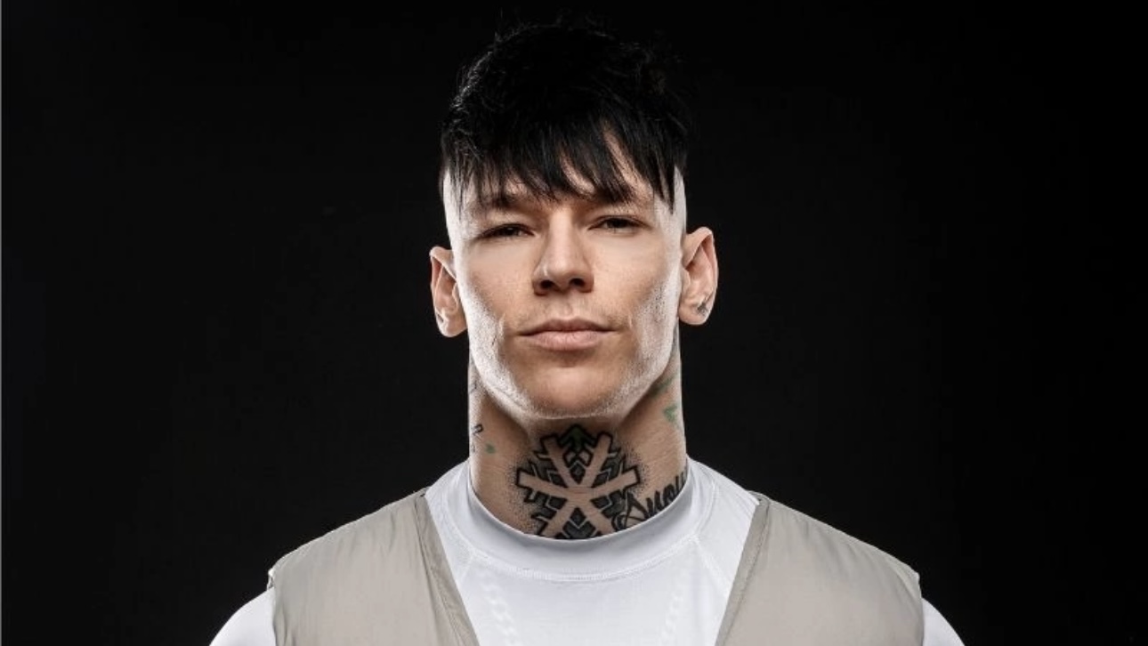 «Теряю энергию»: Niletto попросил фанатов не фотографироваться с ним