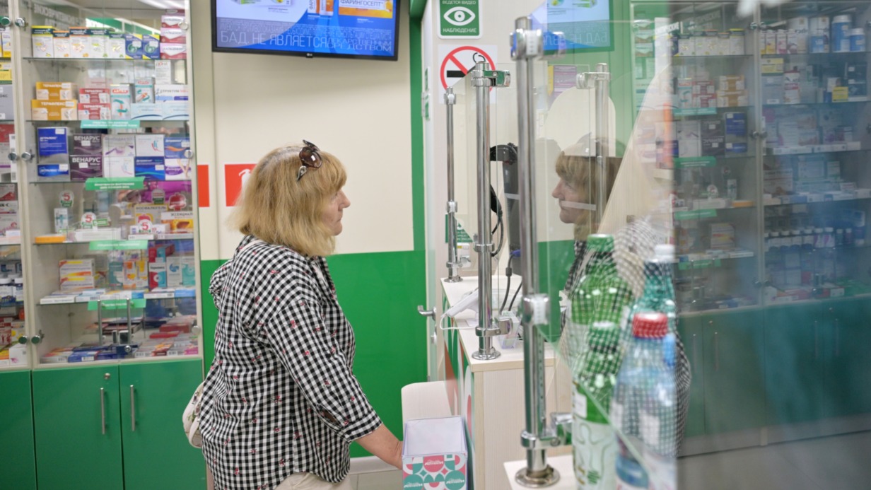 Некоторые жители столицы временно лишились возможности приобретать лекарства в ближайших к дому аптеках