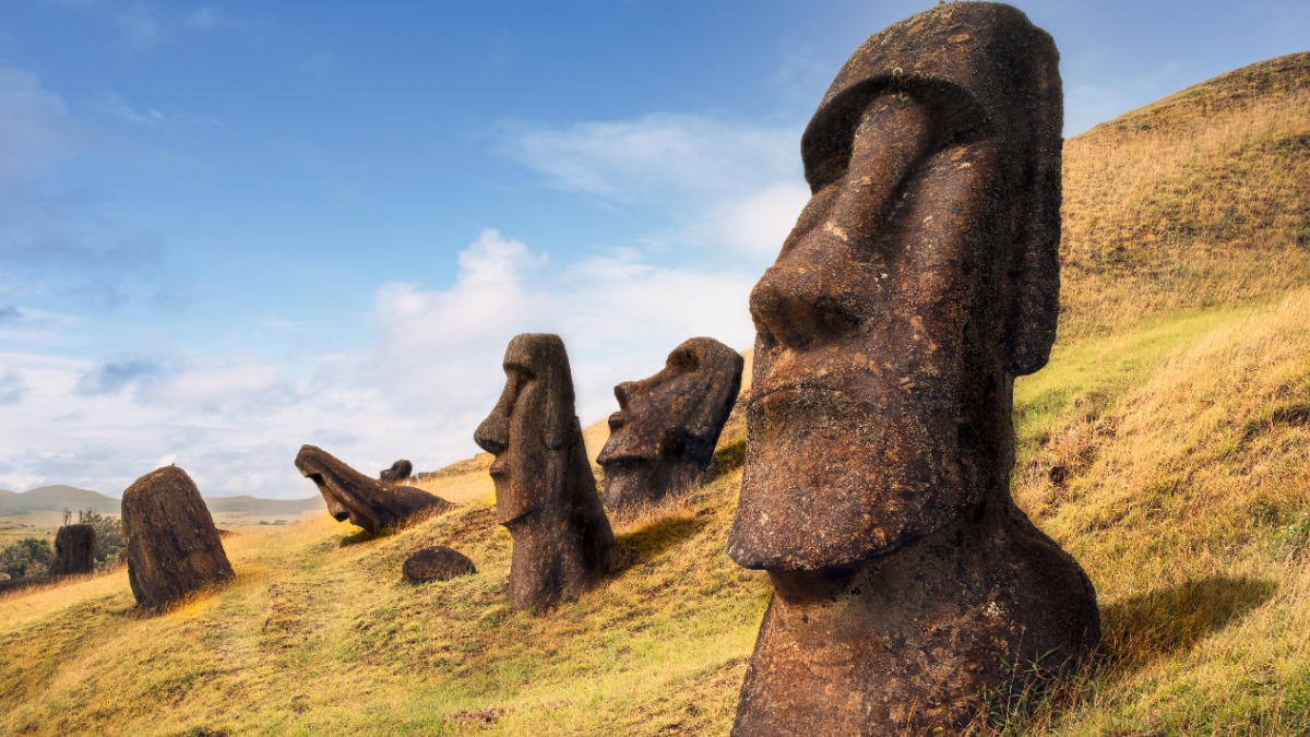 Археологи обнаружили новую статую моаи на острове Пасхи