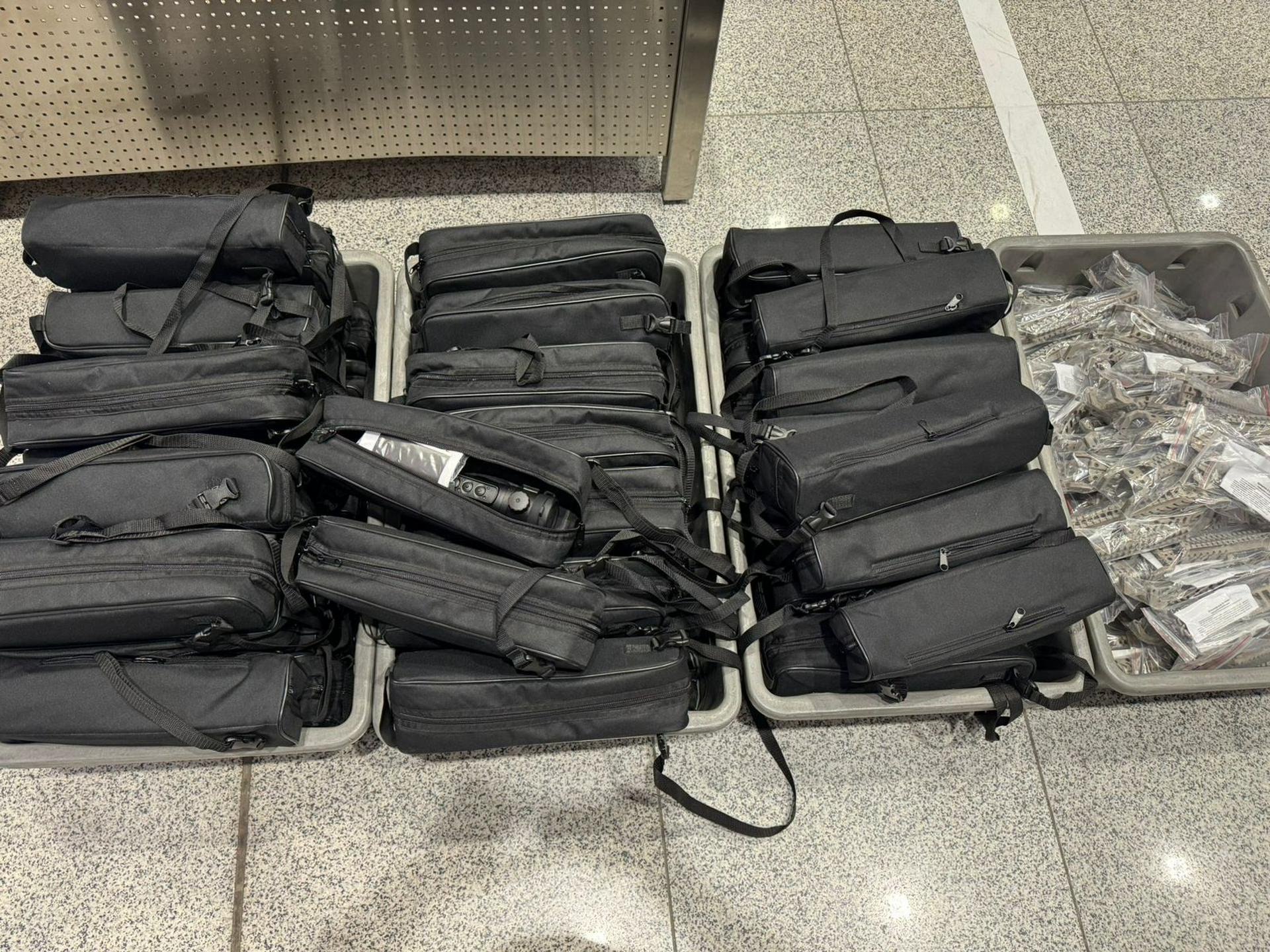 Мужчина пытался улететь из Москвы в Катар с оружейными прицелами