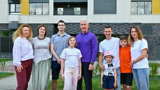 Собянин встретился с новоселами дома по реновации в Хорошево-Мневниках