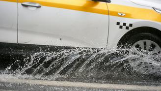 «Желтый» уровень опасности объявили в столичном регионе из-за сильного дождя