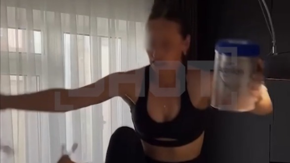 Жительница Екатеринбурга сломала позвоночник, снимая тренд Ники Минаж