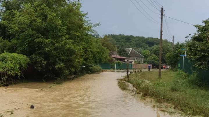 Дома освободились от воды после ливней в Краснодарском крае