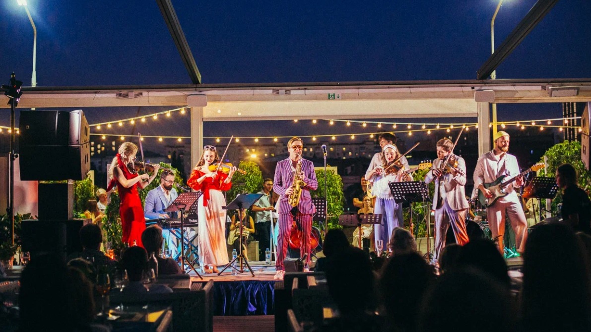 68910bd182682c04afbf087b В саду «Эрмитаж» пройдет концерт в честь Дня строителя