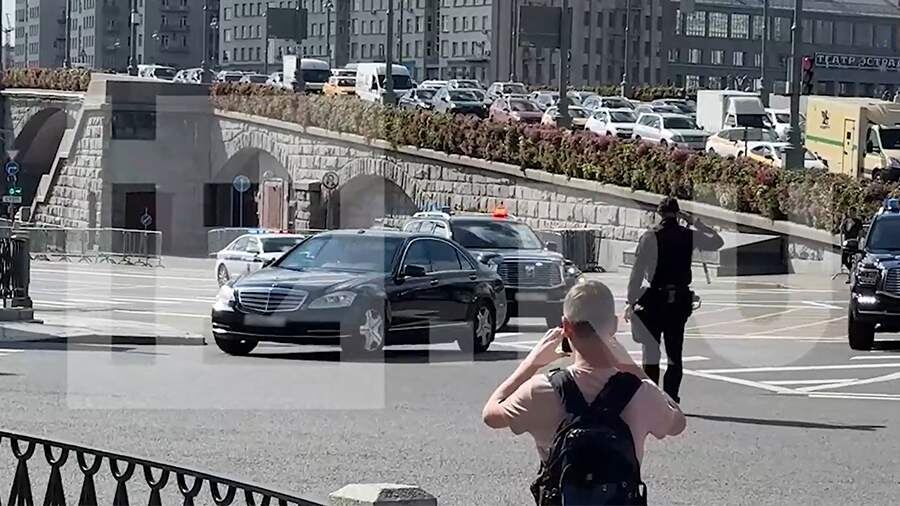 Кортеж со спецпосланником США Стивом Уиткоффом направился в Кремль