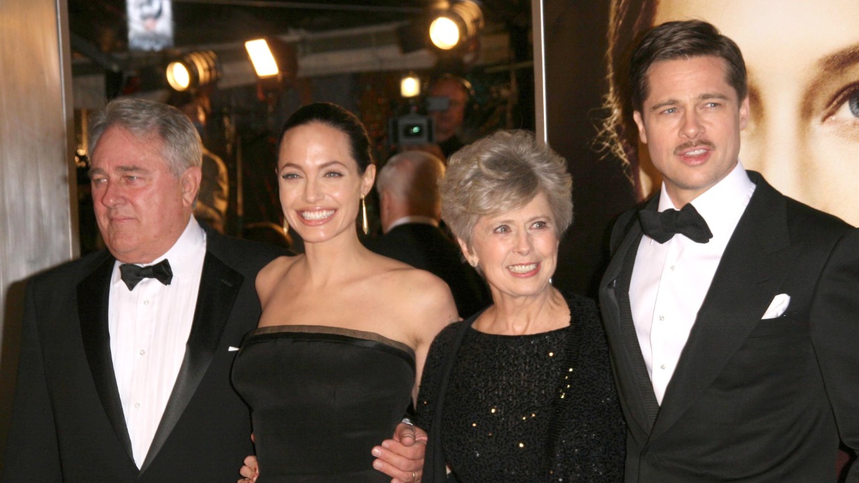 Умерла мать Брэда Питта