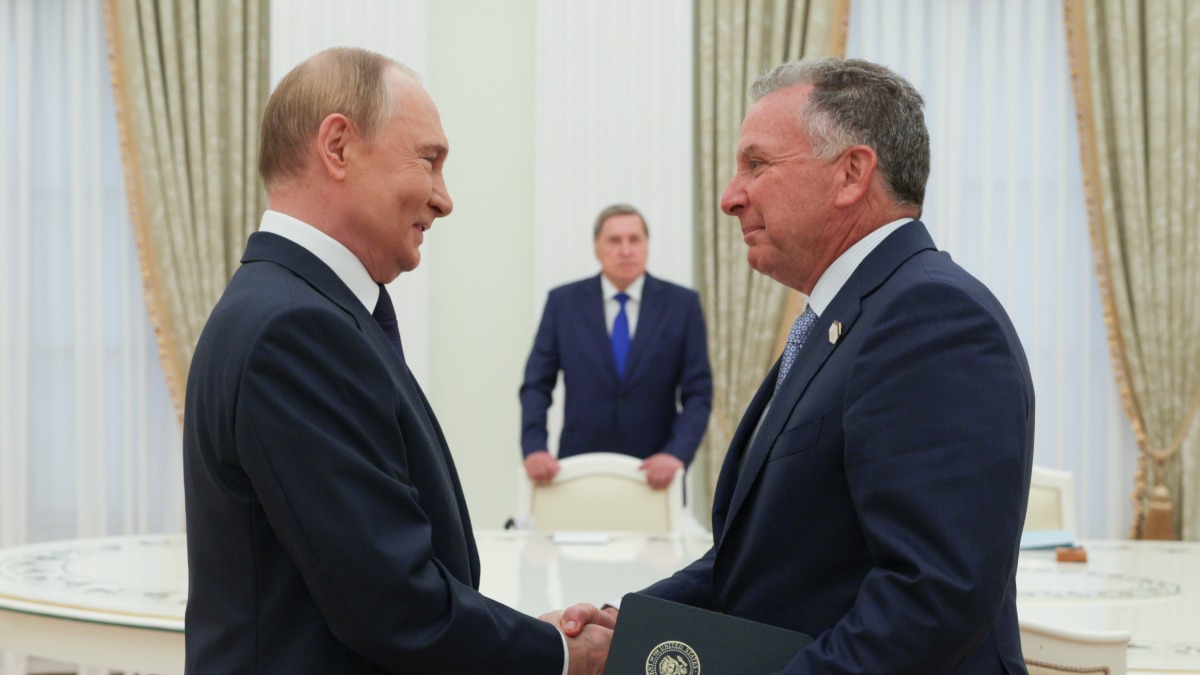 Президент России Владимир Путин и спецпосланник президента США Стивен Уиткофф в Кремле