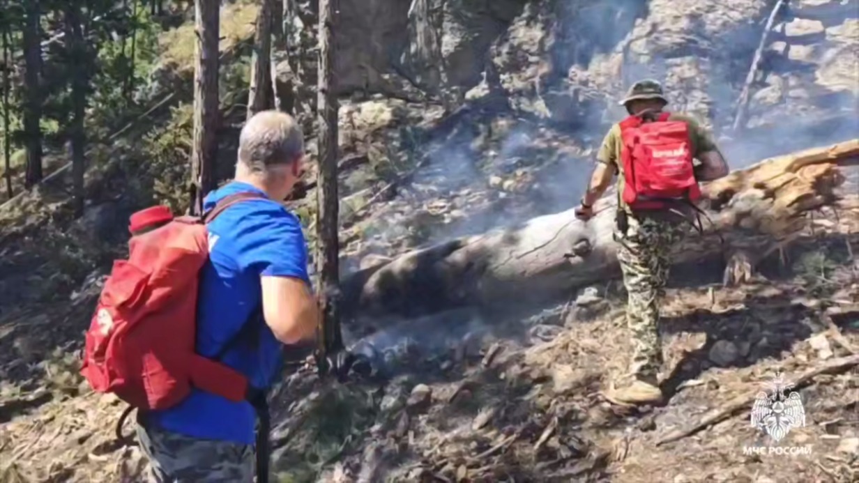 Туристические тропы закрыли из-за пожара в заповеднике Ялты в Крыму