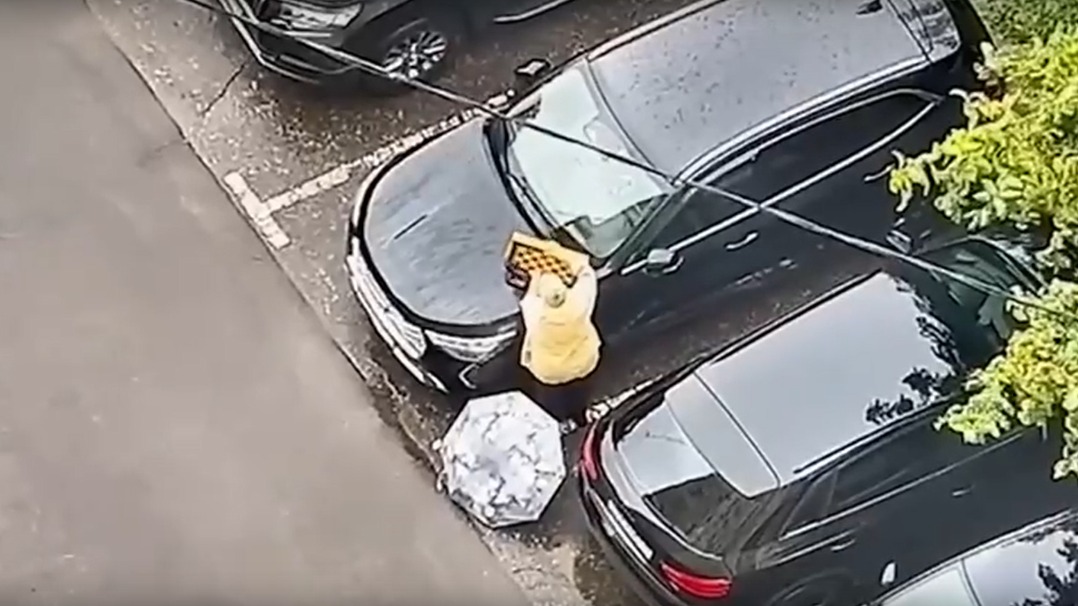 ФСБ показала видео допросов пенсионерок, которых Киев готовил как «живых бомб»