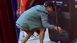 Камеру журналистов Al Ekhbariya украли на съемках сюжета о воровстве в Лондоне