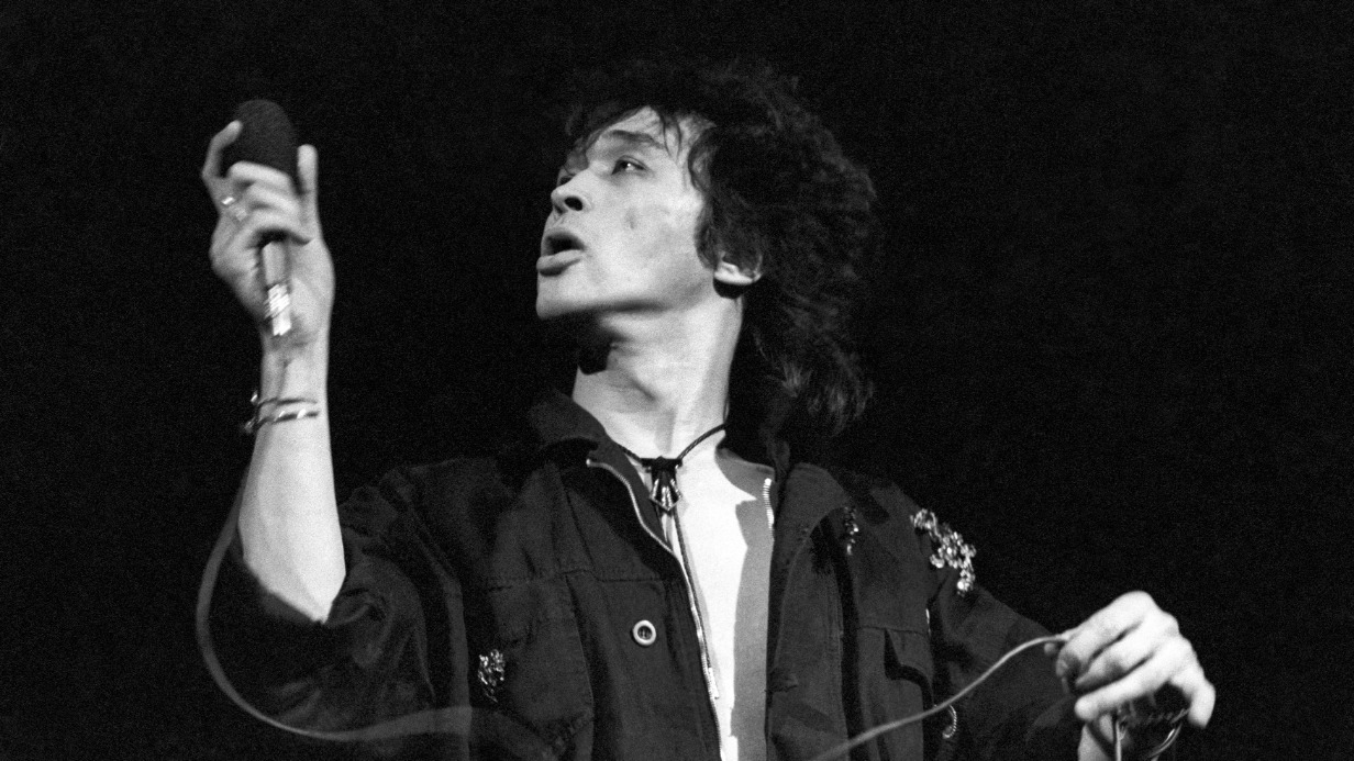 Как погиб Виктор Цой: официальная версия и теории после 35 лет со дня гибели легендарного музыканта