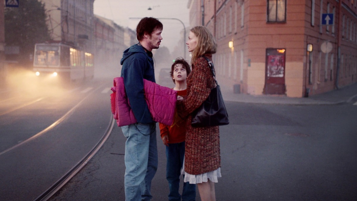 Герои фильма «Скажи ей» Артем и Светлана ставят сына Сашу перед невозможным выбором