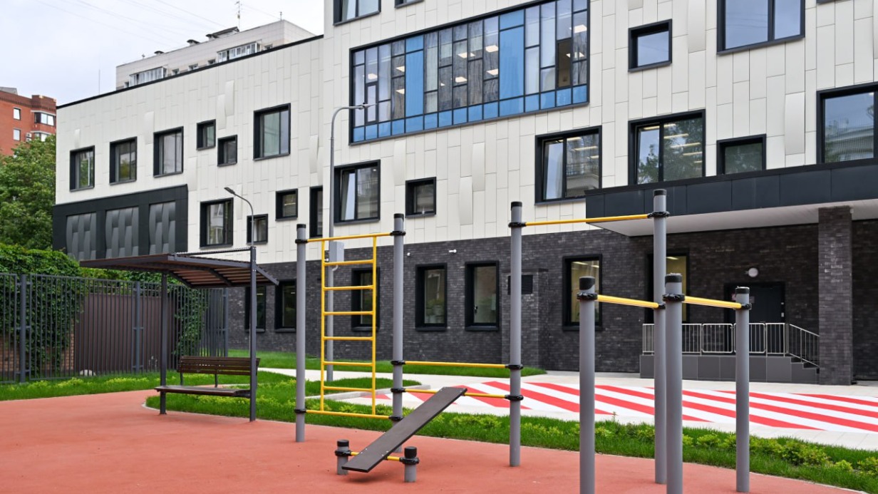 Собянин: Новое здание школы построили в Пресненском районе Москвы 