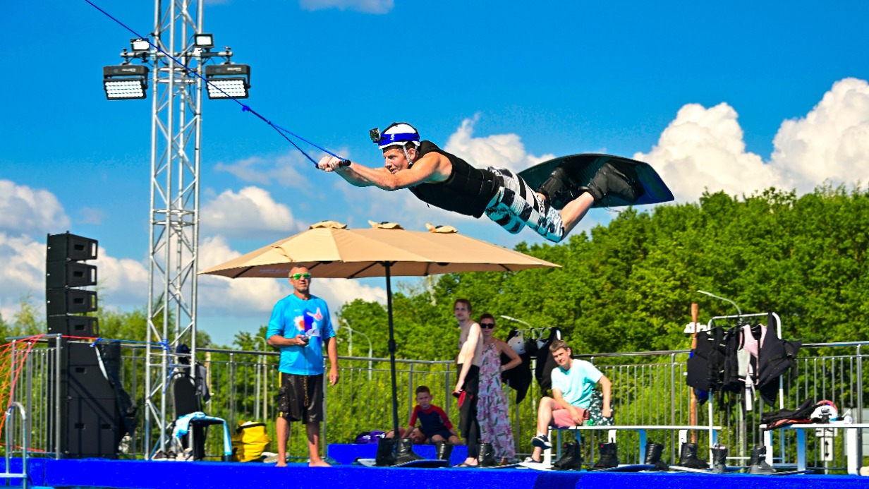 Вейкбординг и аэротруба в «Сколково»: программа «Мой район» приглашает на площадку форума «Москва 2030»