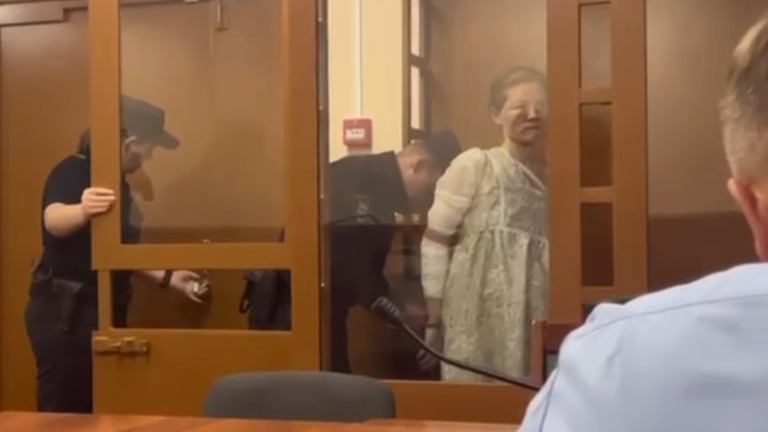 Женщина подожгла машину с любовницей мужа в Петербурге: главные детали произошедшего