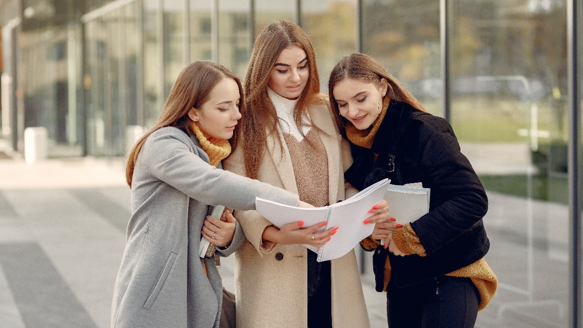 Московские абитуриенты стали чаще интересоваться обучением в вузах Южной Кореи и Японии — аналитики МегаФона