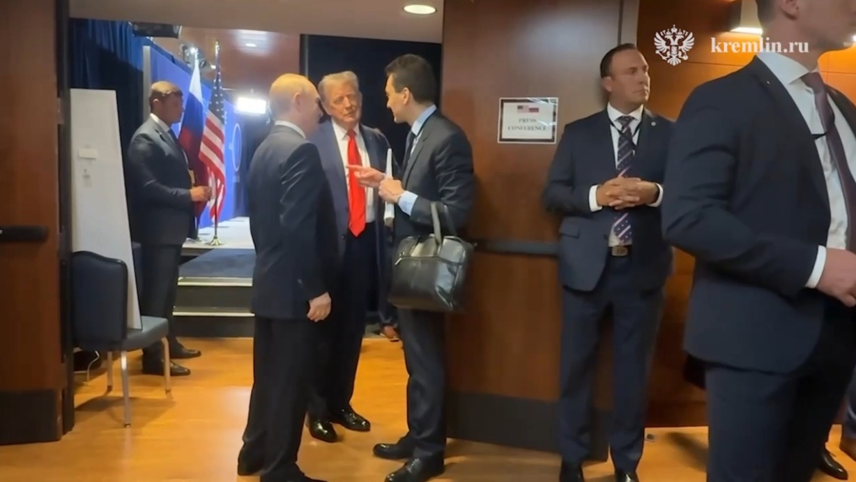 СМИ: Обед Путина и Трампа отменили на саммите на Аляске