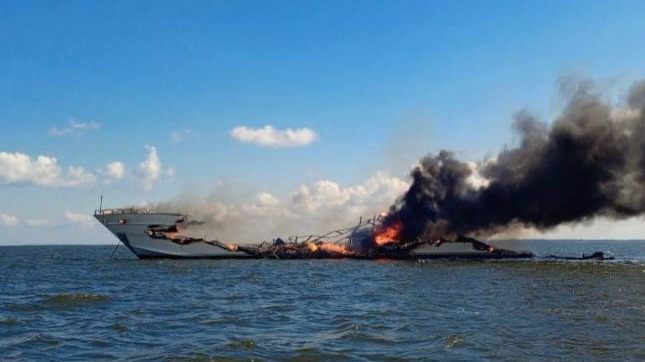 Регистровое судное сгорело на Волге в Саратовской области