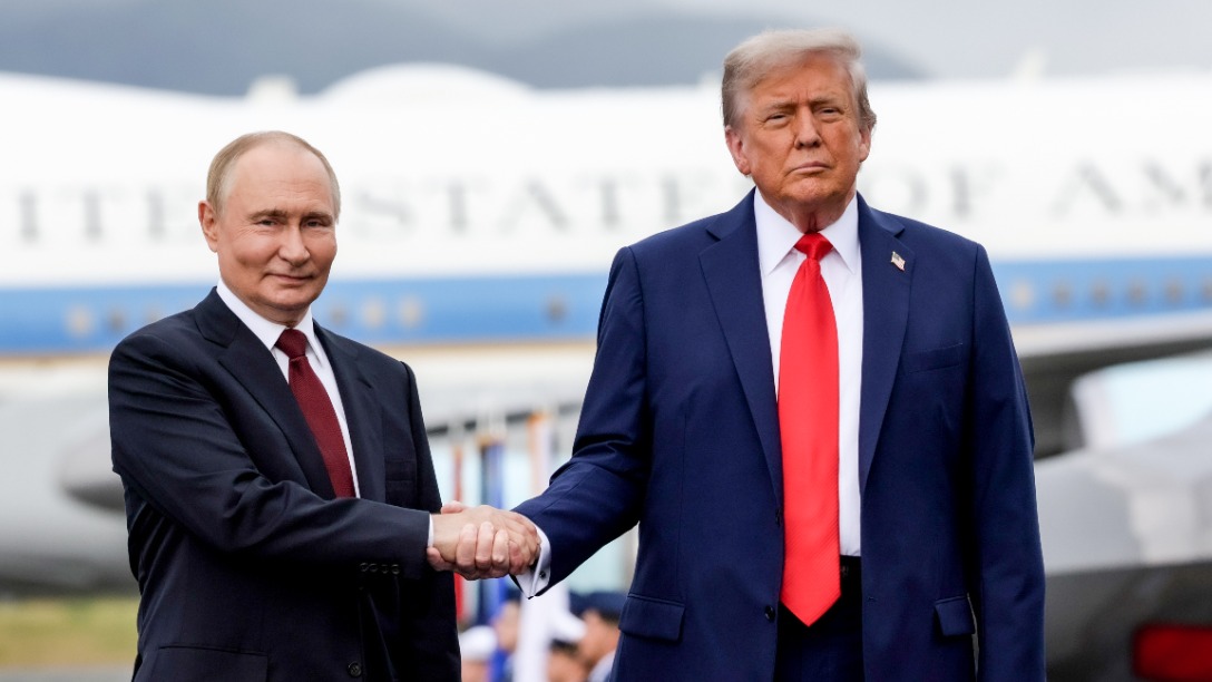 Встреча Путина и Трампа на Аляске: физиономист оценил невербальные сигналы