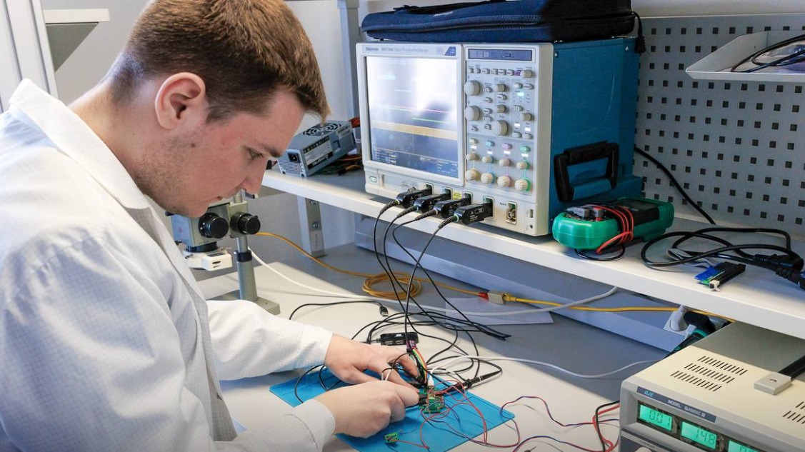 Собянин: Москва помогает бизнесу выводить инновационные разработки на рынок