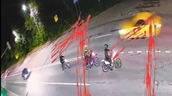 Автомобиль снес сразу трех мотоциклистов в Тульской области