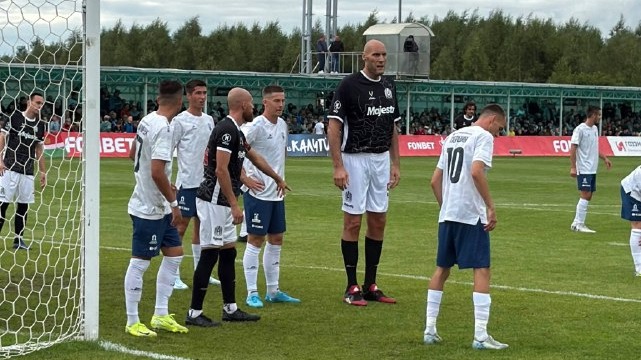 Самый высокий футболист в истории Подкользин сыграл в матче Кубка России