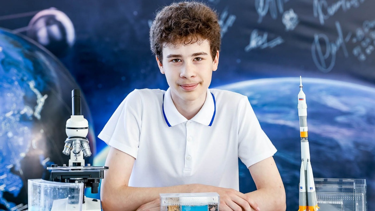 Воспитанник Центра экологического образования Московского дворца пионеров Данила Соловей создал уникальную микробиосистему