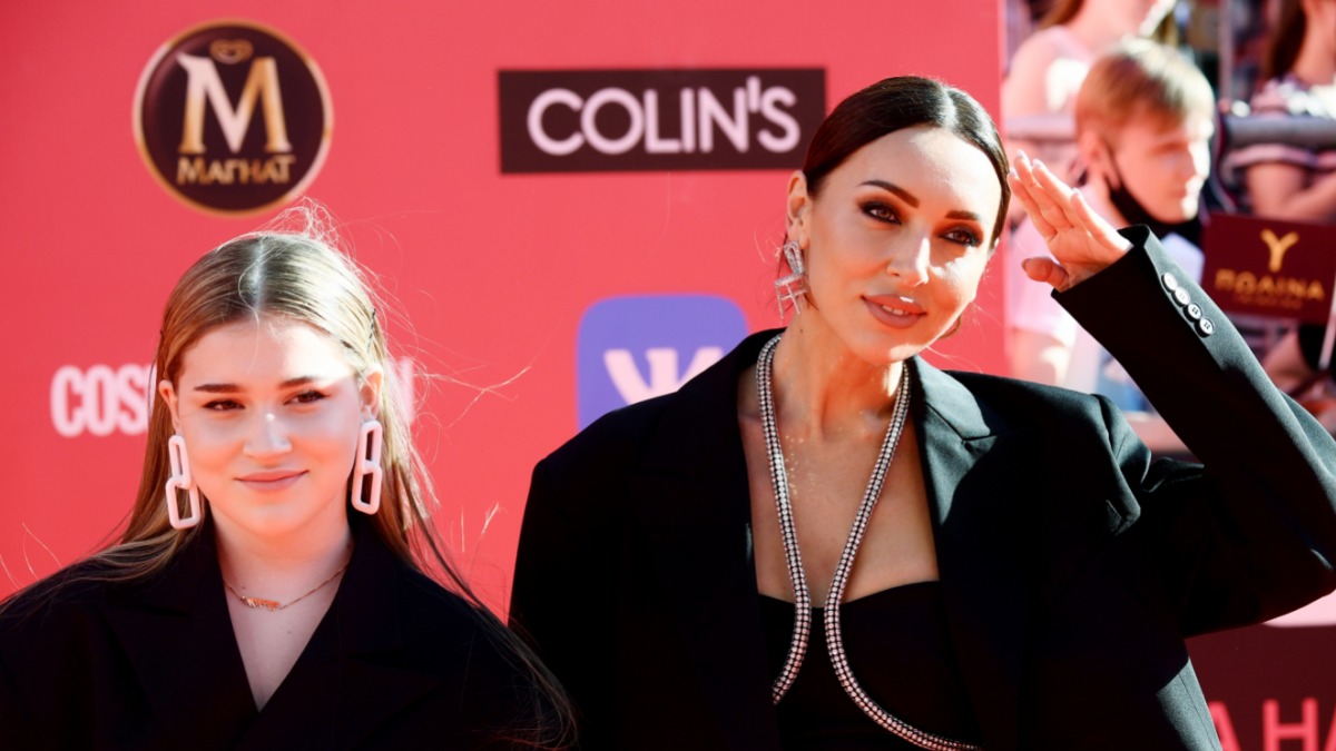 Дочь певицы Алсу и бизнесмена Яна Абрамова Микелла