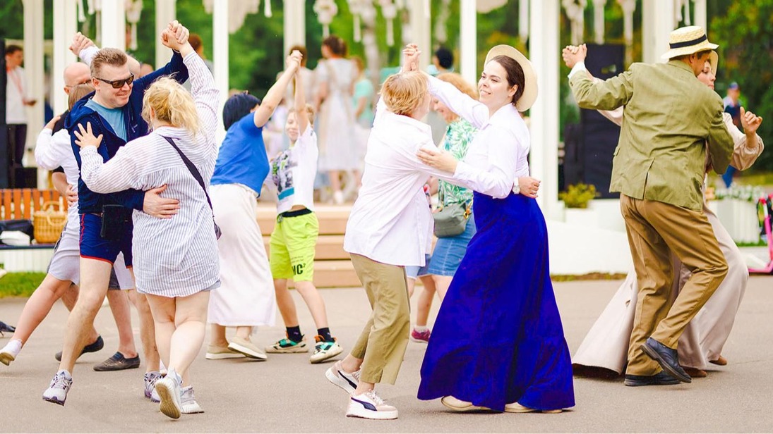 Пробежать полумарафон и посетить «Летфест»: как провести выходные в столице 