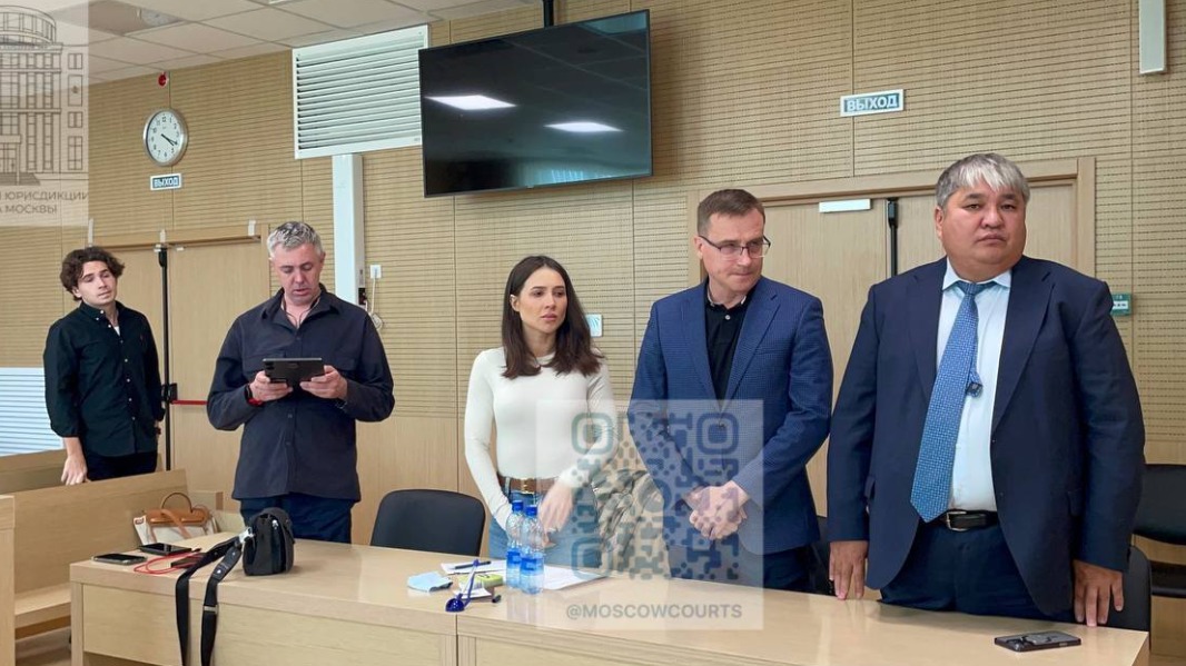 Московский суд продлил домашний арест блогеру Лерчек еще на месяц