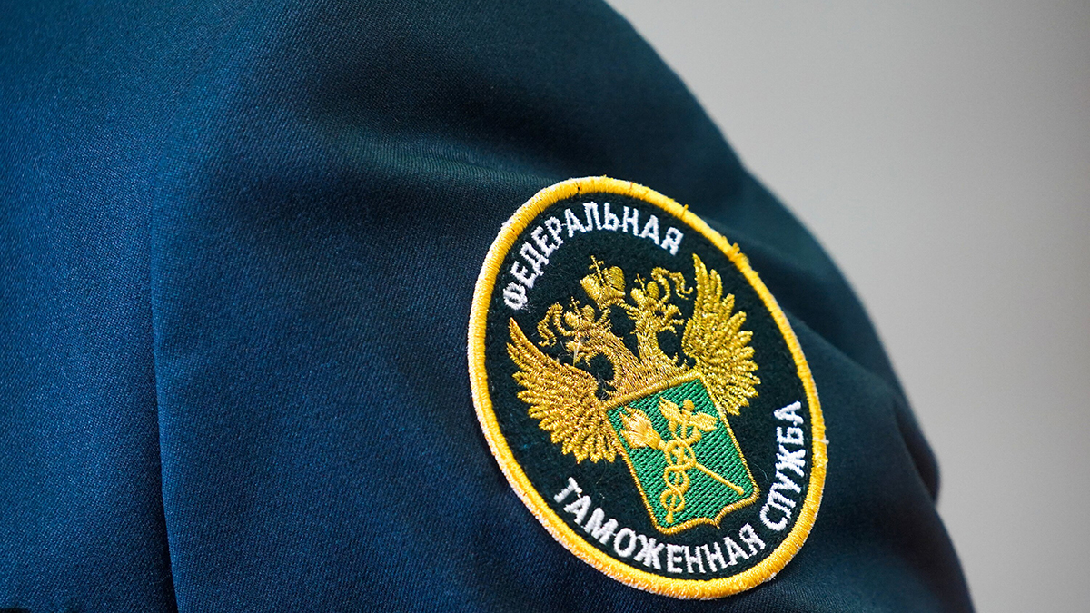 СМИ: ФТС обязала 30 тысяч россиян доплатить утильсбор за авто из Казахстана