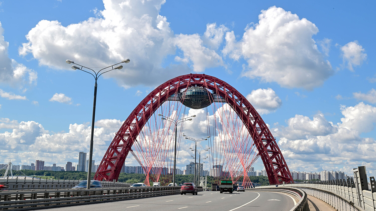 Живописный мост промыли после зимы