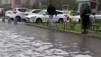 Град, дождь и снег накрыли Санкт-Петербург