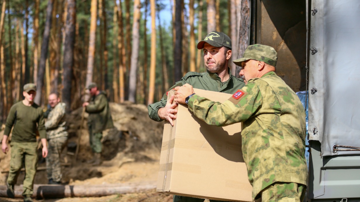 Жители ЮЗАО отправили еще две тонны гуманитарного груза в новые регионы