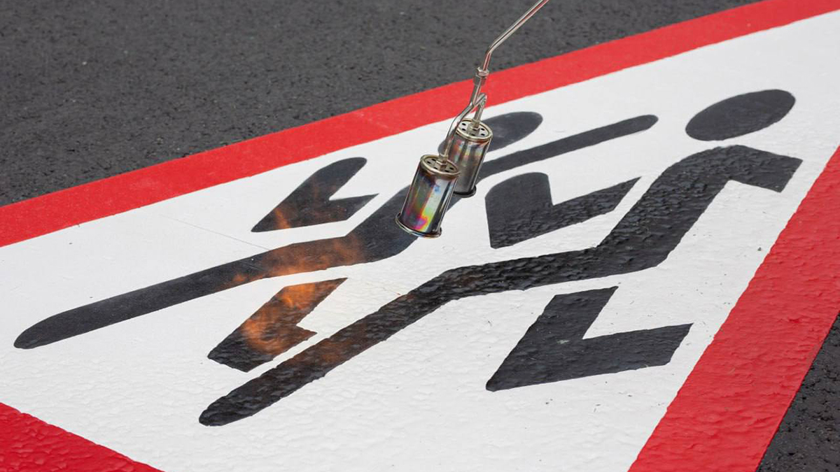 Более 10 тысяч знаков «Осторожно, дети!» нанесли на столичные дороги в преддверии Дня знаний