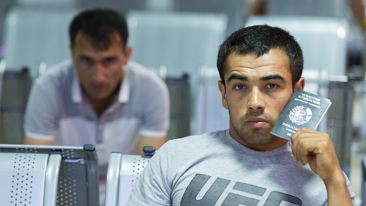 Собянин: С 1 сентября в Москве мигрантов обяжут подтверждать свое местоположение