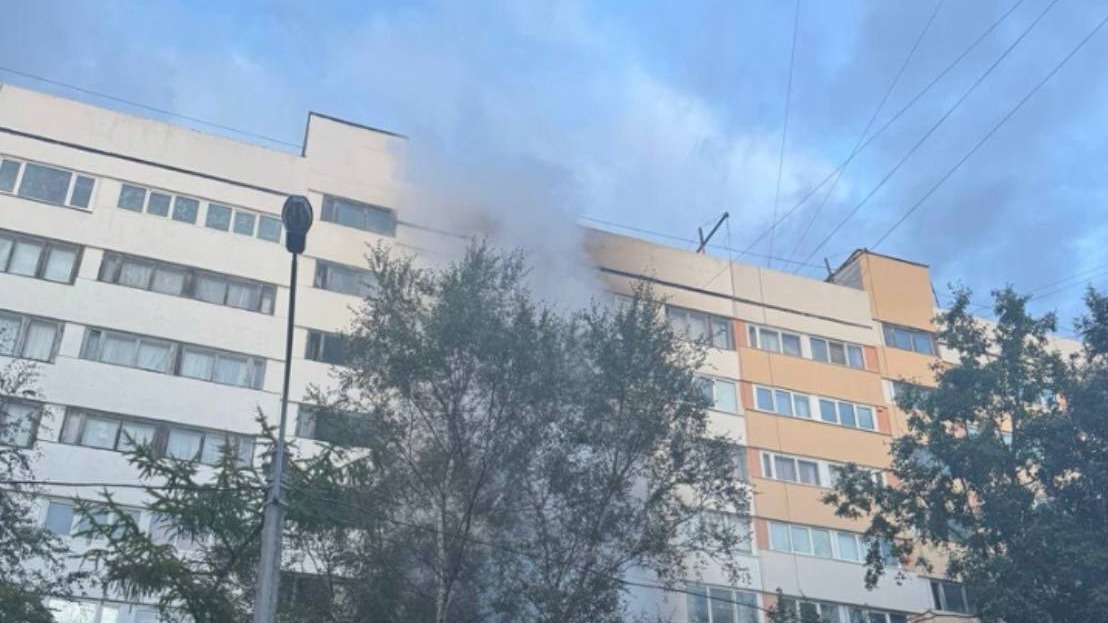 Один человек погиб при взрыве в жилой многоэтажке в Петербурге