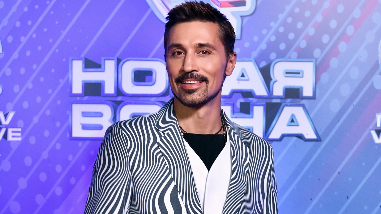 Киркоров золотой, Билан в полоску: наряды российских звезд на конкурсе «Новая волна»