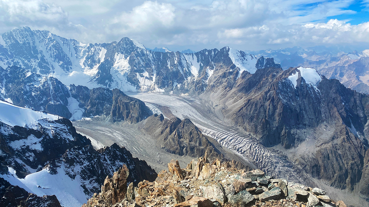 Федерация альпинистов Киргизии прекратила операцию по спасению Наговициной