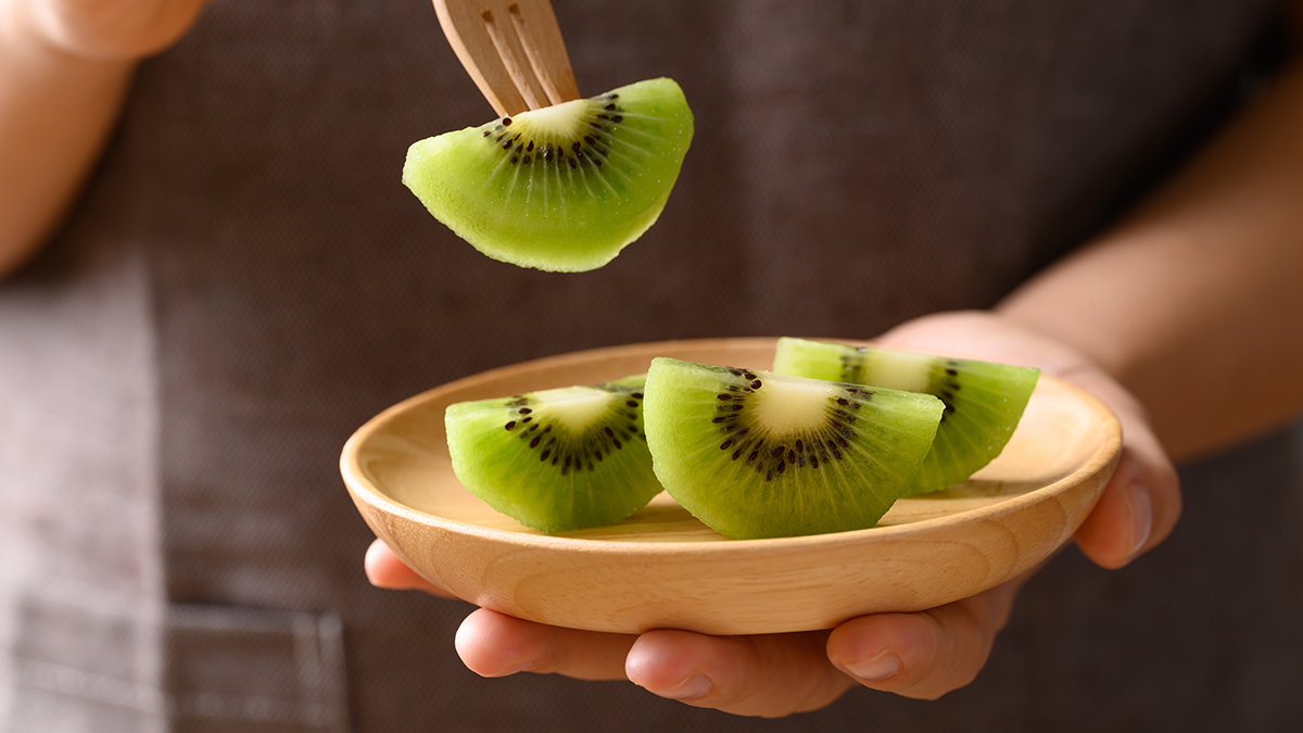 Врач Афинская назвала лучшую жирную еду на ночь, которая снимает напряжение