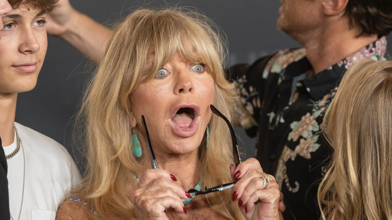 Пять лучших преображений знаменитостей в 2025 году: от пластической хирургии до кокосового масла