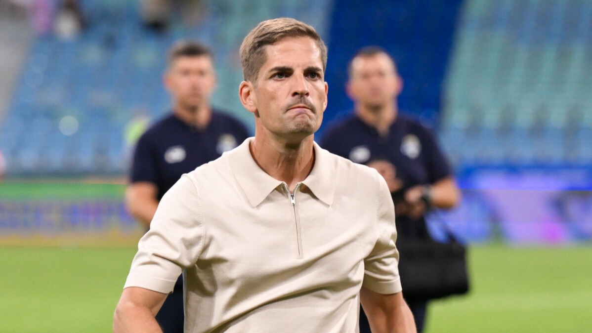 Испанскому тренеру «Сочи» Морено стало плохо на матче Кубка России