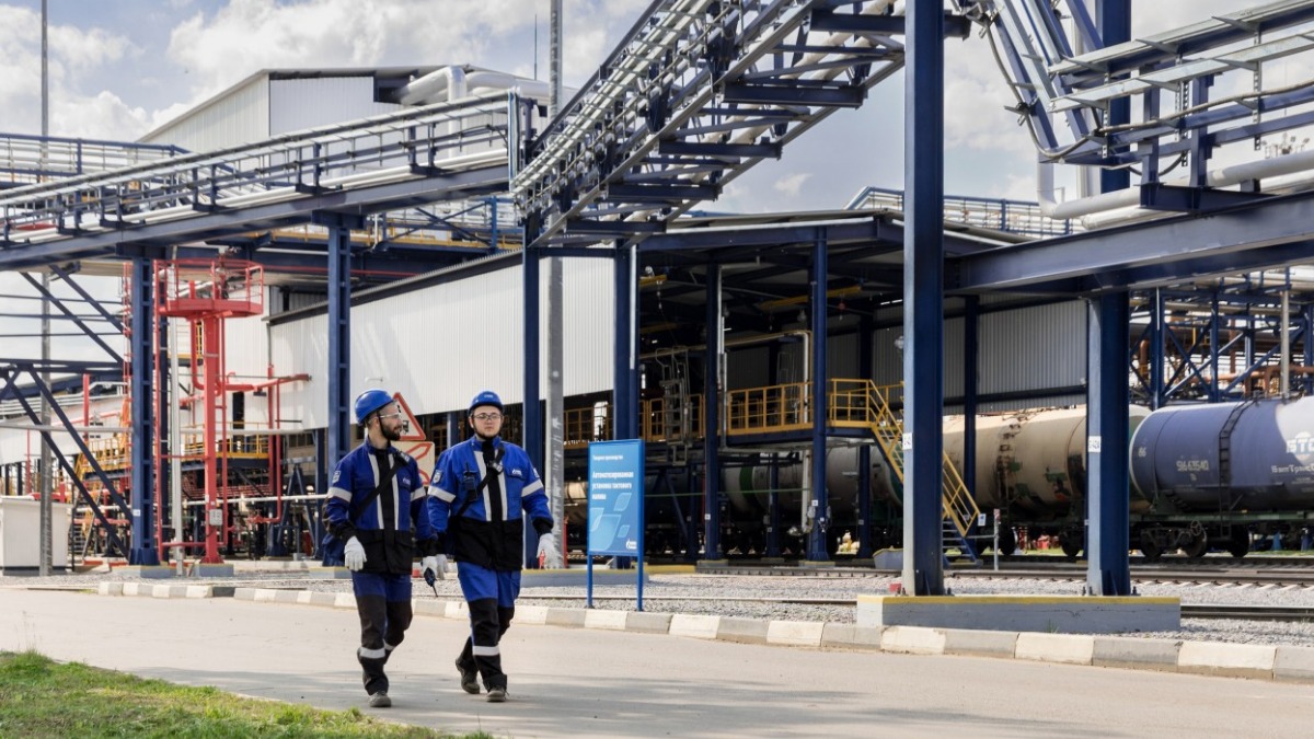 «Газпром нефть» увеличил добычу и переработку нефти в 2025 году