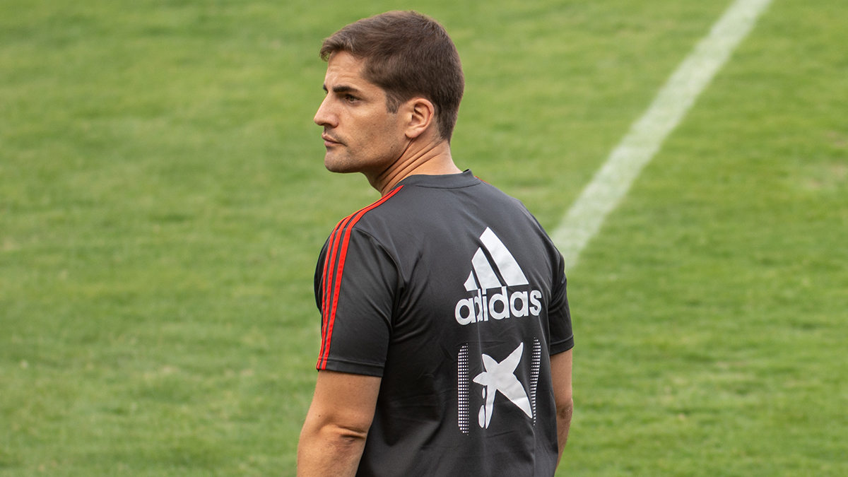 Потерявший сознание во время матча тренер «Сочи» рассказал о своем состоянии