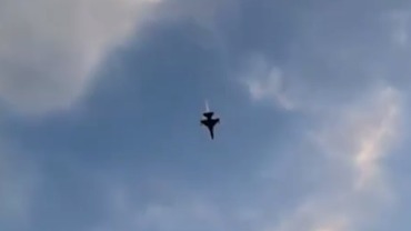 Истребитель F-16 упал и взорвался в Польше, пилот погиб (видео)