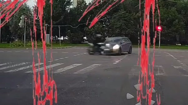 Мотоциклист погиб после того, как на полном ходу влетел в иномарку в Москве